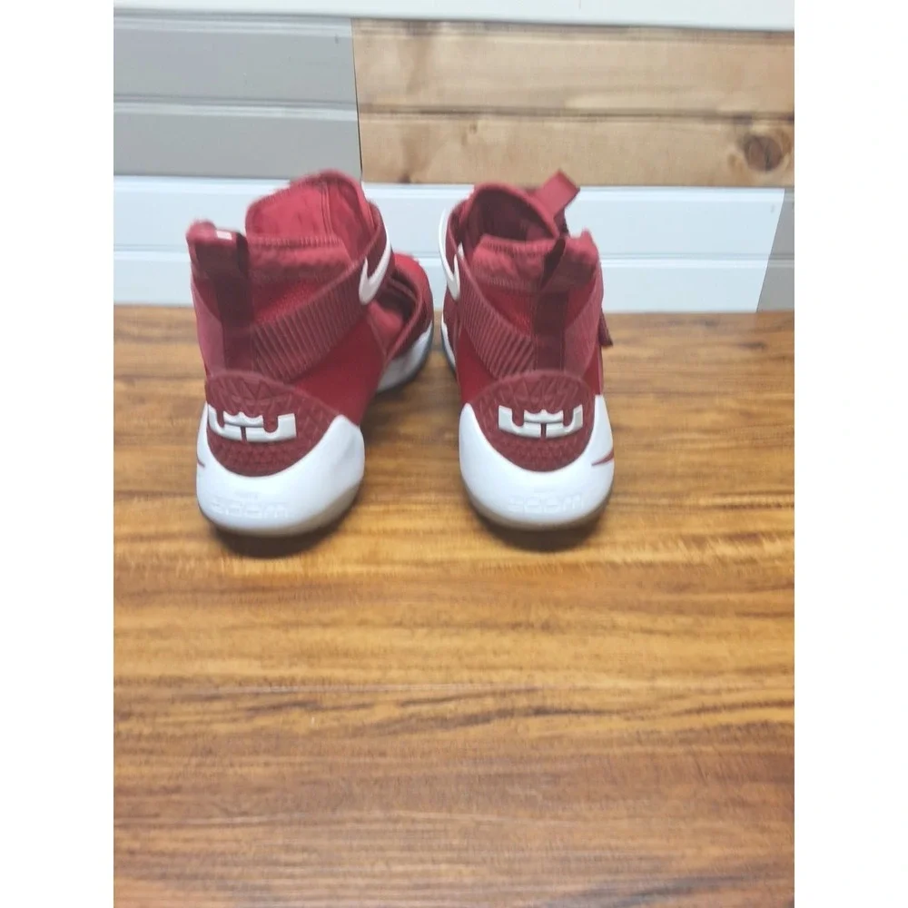 Nike Lebron Soldier XI 11 University‎ Red Men's Size 16.5 US 943155-603